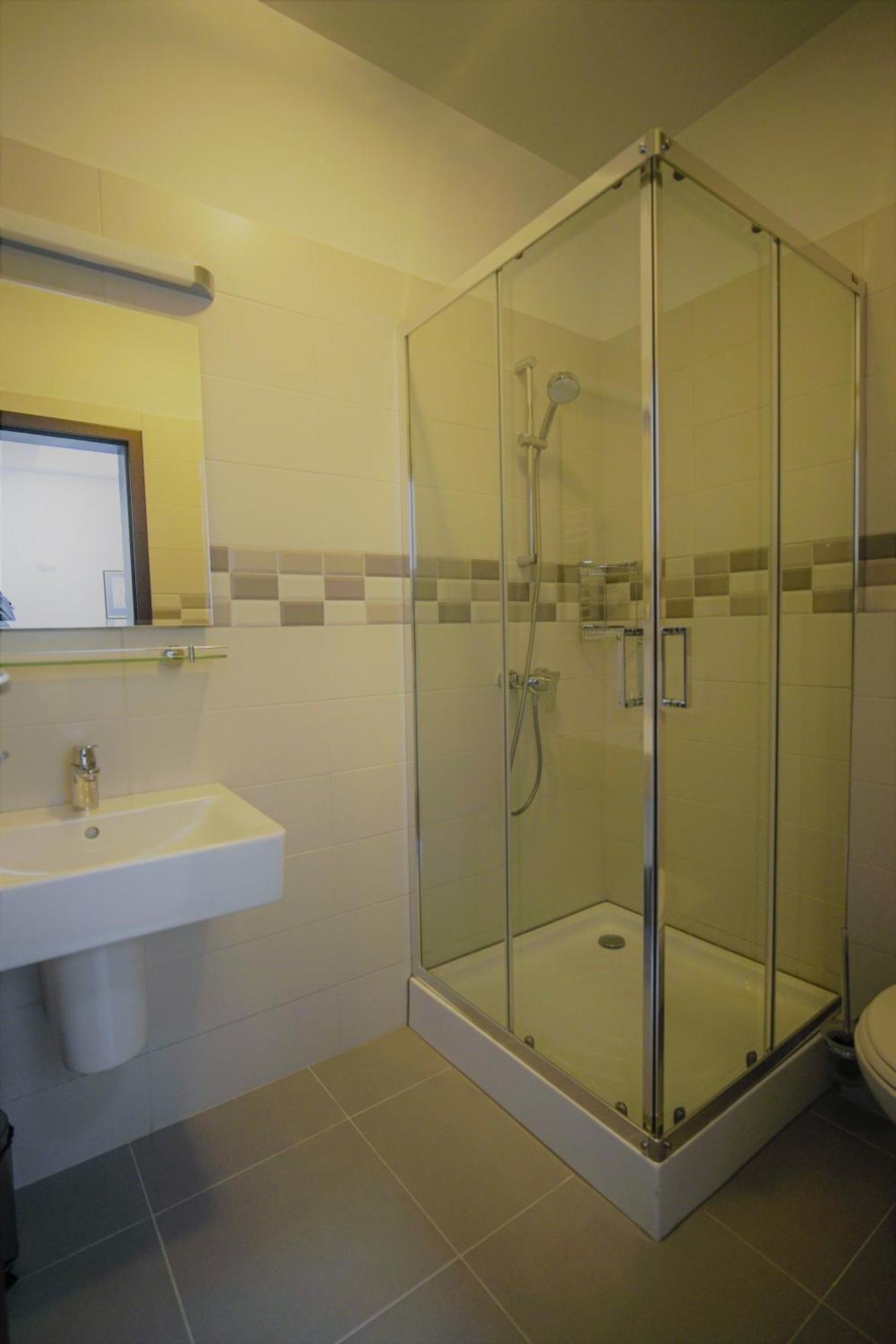 La Curtea Domneasca Otel Piatra Neamţ Oda fotoğraf