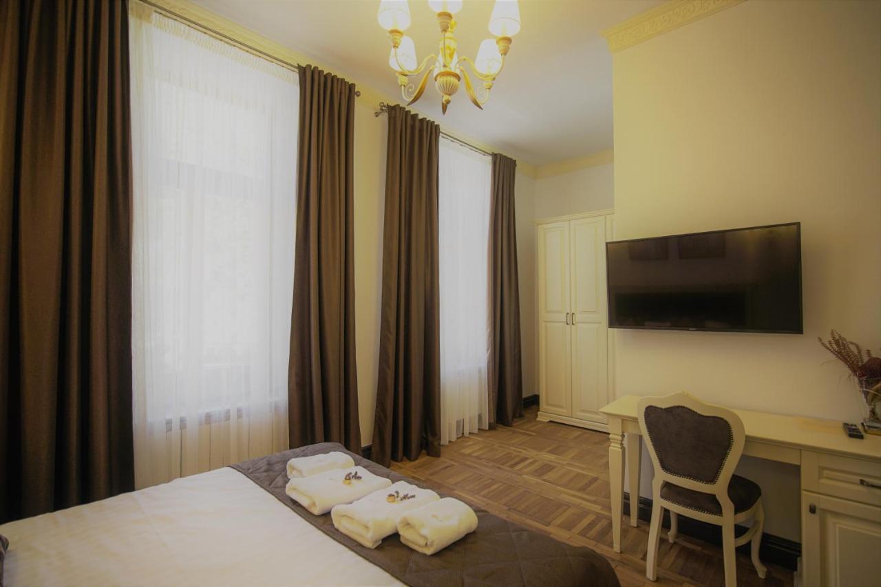La Curtea Domneasca Otel Piatra Neamţ Dış mekan fotoğraf