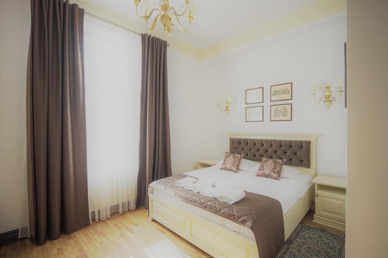 La Curtea Domneasca Otel Piatra Neamţ Dış mekan fotoğraf