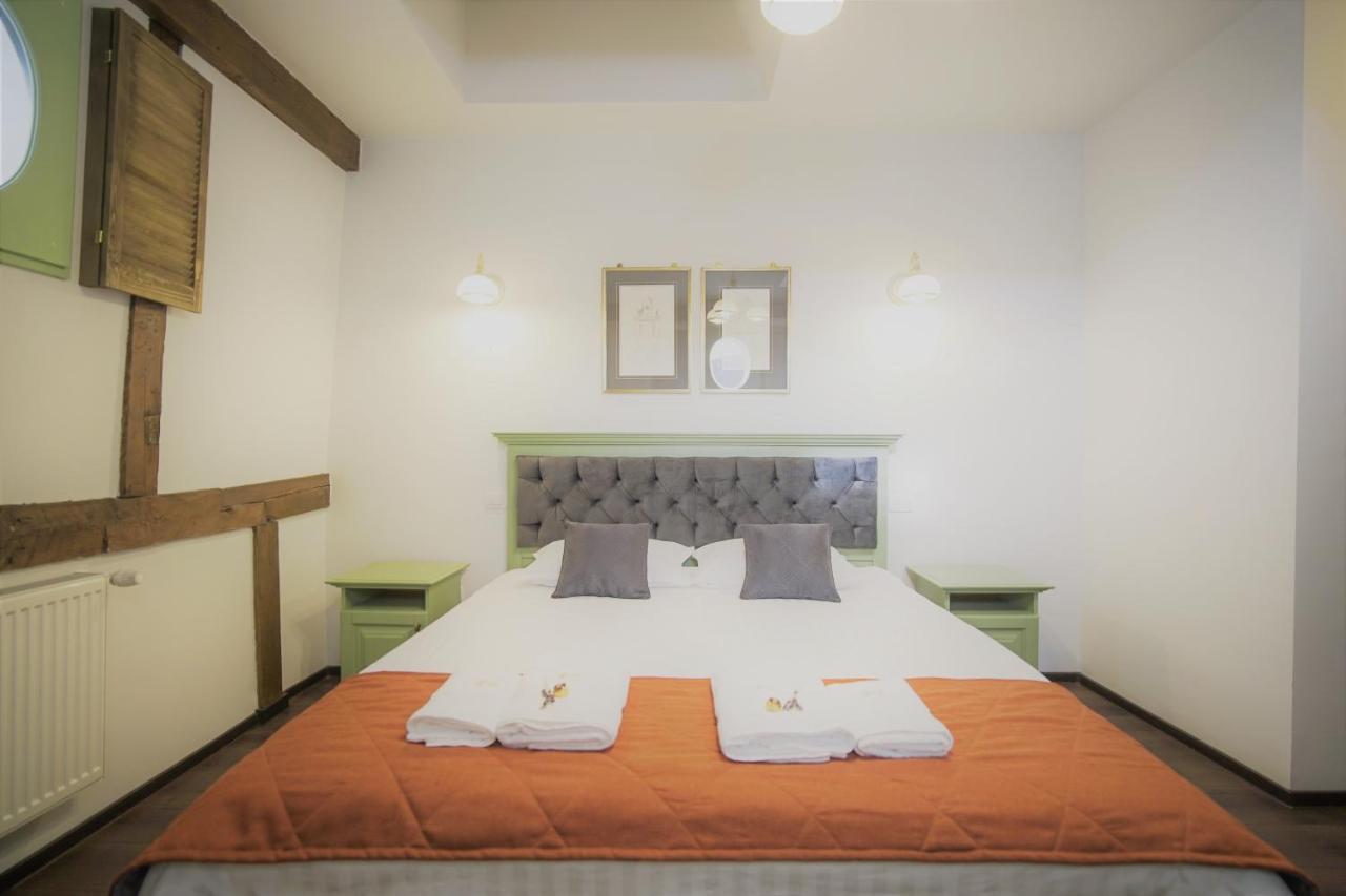La Curtea Domneasca Otel Piatra Neamţ Dış mekan fotoğraf
